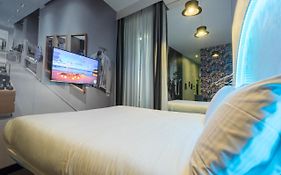 Irooms Jacuzzi Suites
