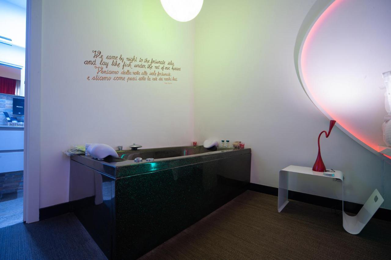 Irooms Jacuzzi Suites Roma Esterno foto